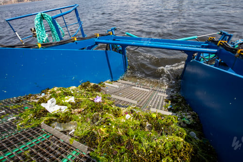 Preview: Sea cleaning boat on izmir, Turkey