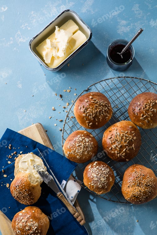 Preview: Rich, fluffy, juicy buns with raisins