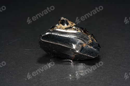 Preview: Shungite, a healing stone that is said to make you healthy