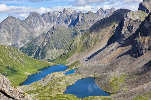 Preview: Lakes of glacial origin in Hanging Valley
