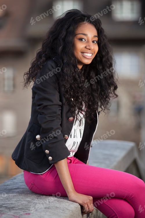 Preview: Beautiful african american teenage girl