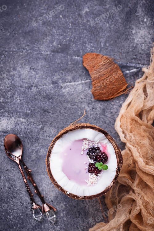 Preview: Blackberries smoothie in coconut shell