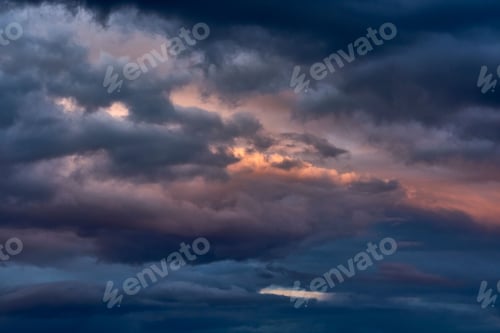 Preview: Scenic view of a dark stormy sky