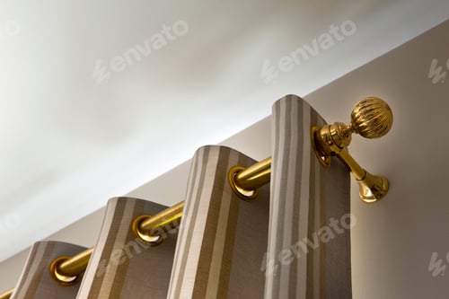 Preview: Curtain