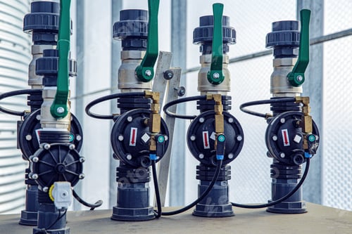 Preview: Valves, cables and piping