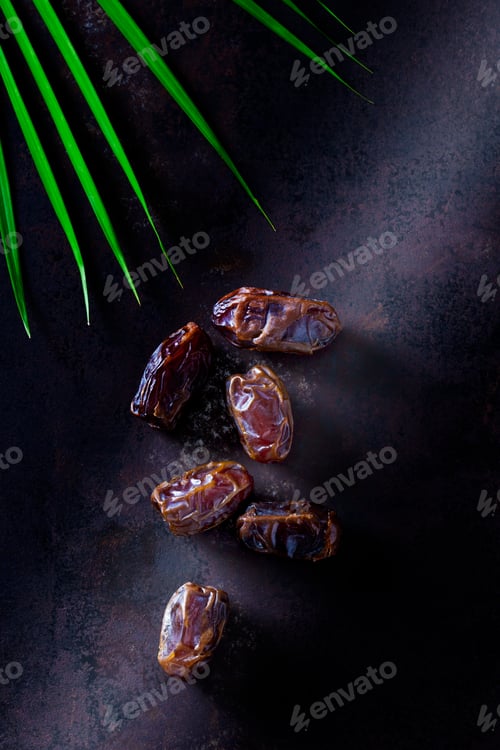 Preview: Dates on rusty metal