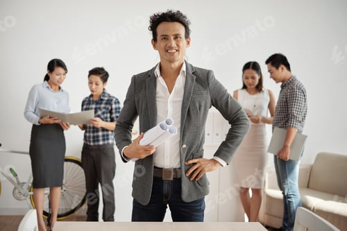 Preview: Cheerful entrepreneur