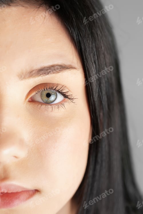 Preview: Close up portrait of a young girl