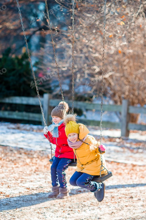 Preview: Adorable little girls in Central Park at New York City