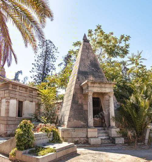 Preview: Egyptian style Tomb at Santiago Cemetery - Santiago, Chile
