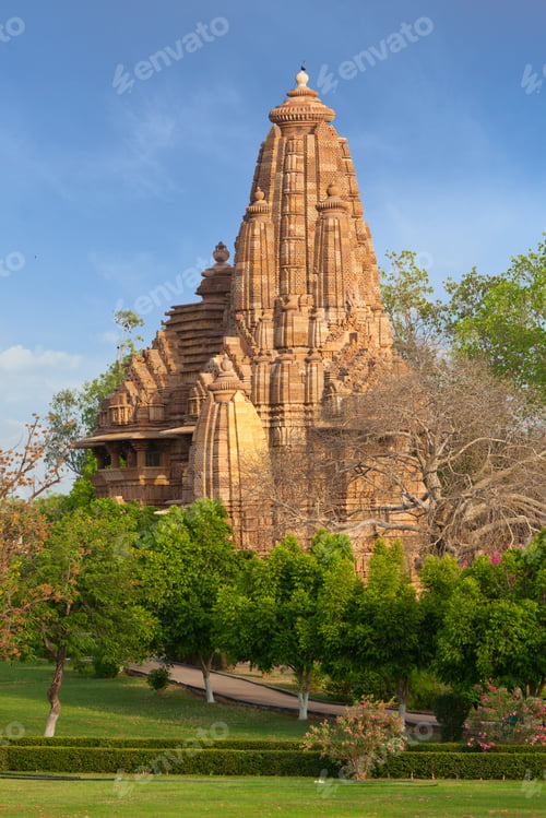 Preview: Lakshmana and Matangeshwar temples, Khajuraho