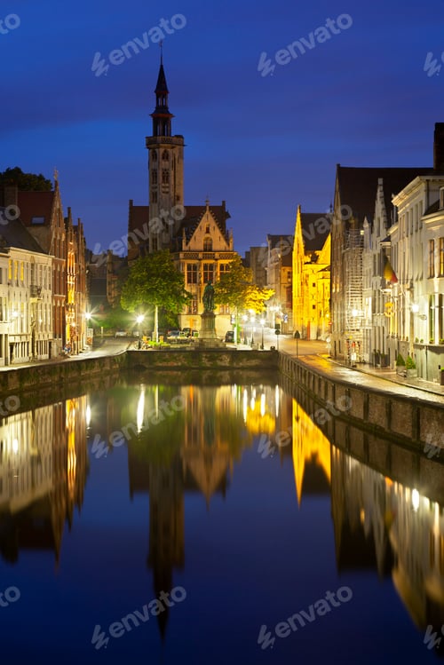 Preview: Bruges Poortersloge At Night