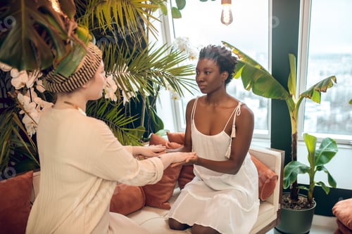 Preview: Emotionally burned dark-skinned woman having a healing session