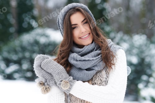 Preview: Lovely woman enjoying the winter