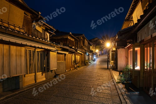 Preview: Street in Higashiyama District in Kyoto Japan