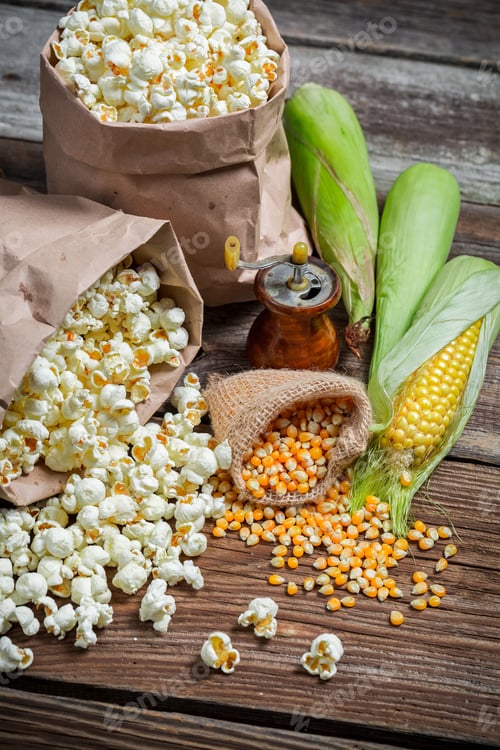 Preview: Rustic popcorn and raw corn