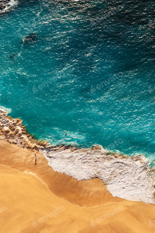 Preview: Beautiful coast on the islands in the Indian Ocean, vertical view