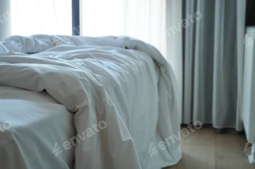Preview: messy bed in early morning , messy bed after waking up