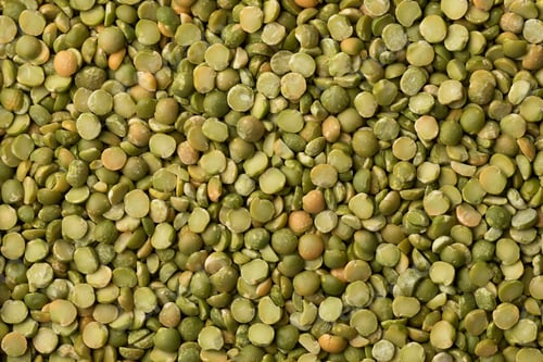 Preview: Green organic split peas close up