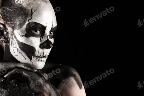 Preview: Pretty girl with skeleton tattoo