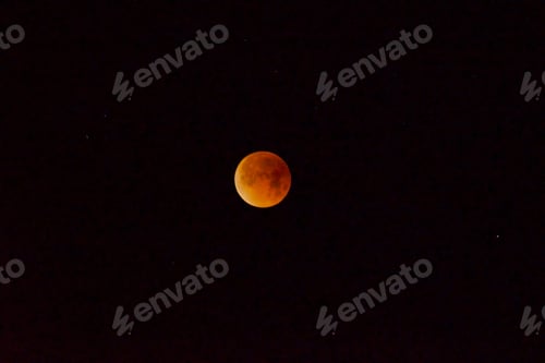 Preview: Blood Red Moon.