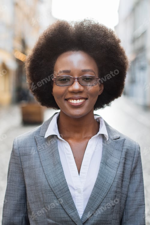 Preview: Woman With Afro and Glasses