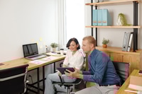 Preview: Entrepreneurs discussing positive feedback