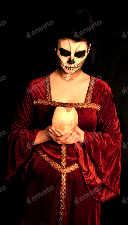 Preview: Horror Woman