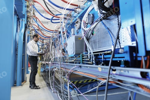 Preview: Manager monitoring industrial equipment