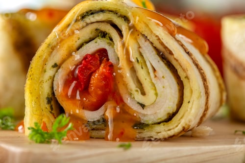 Preview: Tapas wrap with chicken, pesto and paprika