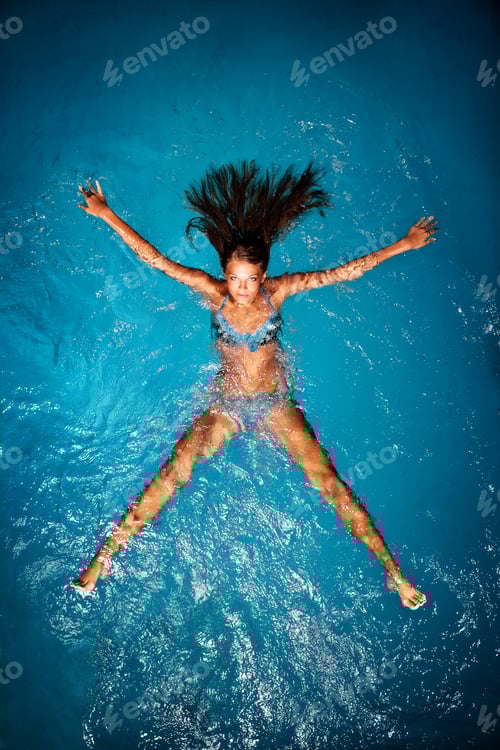 Preview: Swimming girl.