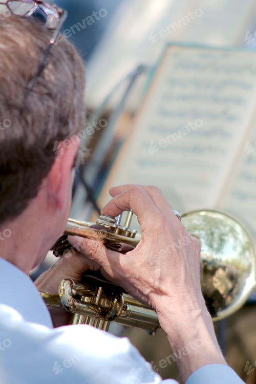 Preview: Musician plays the trumpet
