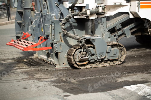 Vista previa: Milling of asphalt for road reconstruction