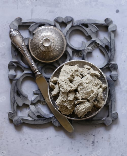 Preview: Halva