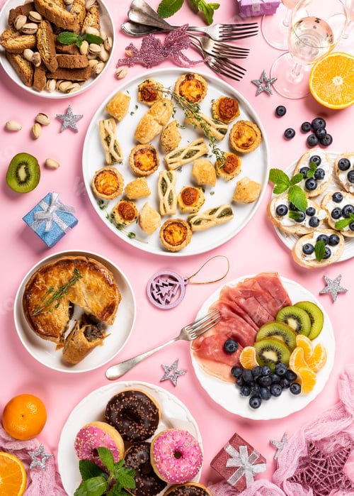 Preview: Christmas dinner party table
