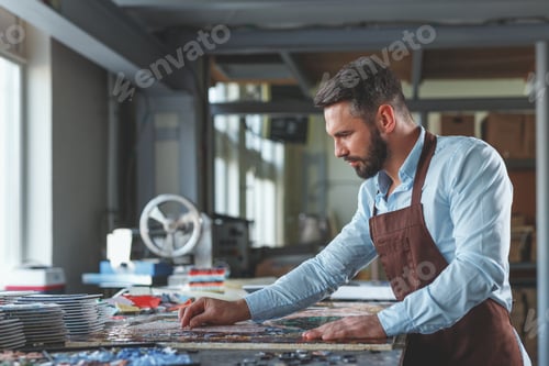 Preview: Mature man with mosaic