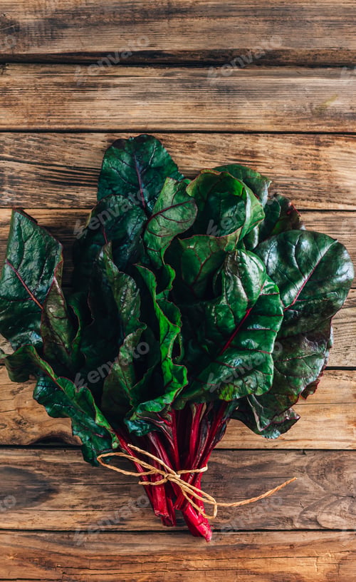 Preview: Fresh raw leaves of Chard