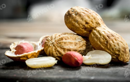 Preview: Peanuts with shells .