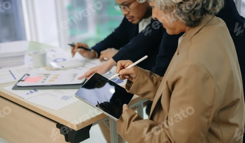 Preview: Those who work hard, win in the conference room new startup project