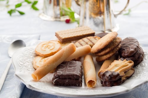Preview: variety of biscuit over restaurant table