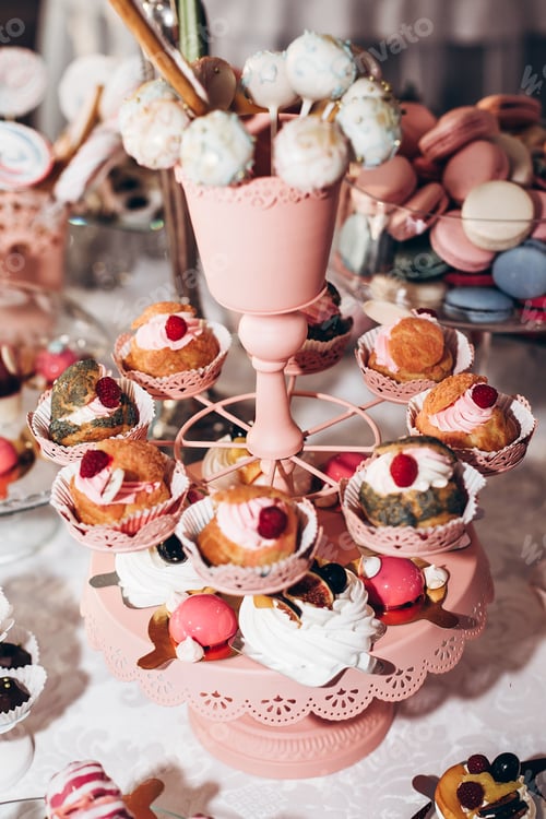 Preview: table with modern desserts