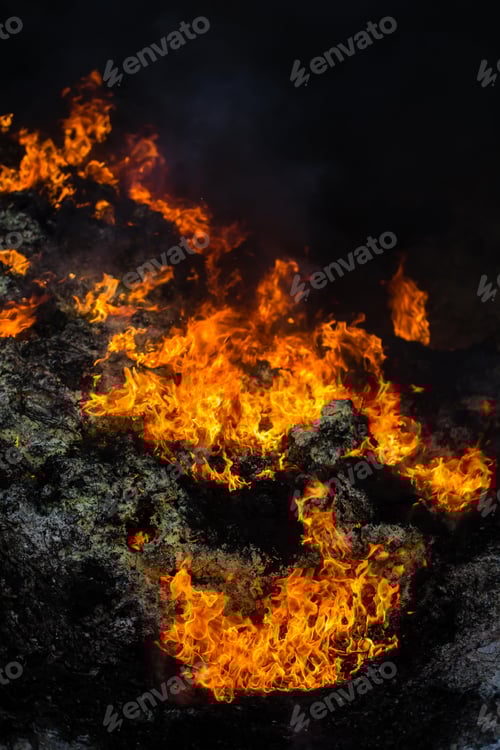 Preview: Red and yellow burning flames.