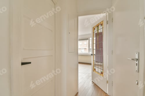 Preview: Corridor leading to a residential apartment