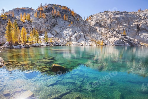 Preview: Alpine lake
