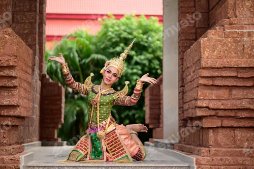 Preview: Thailand Dancing in masked Khon performances