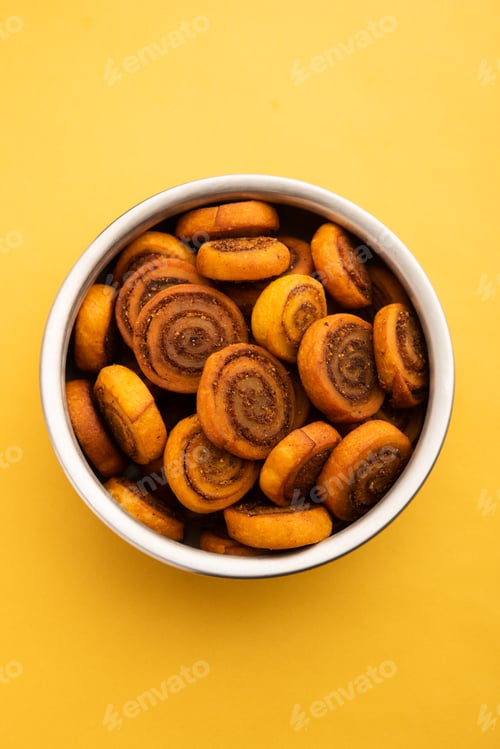 Preview: Indian Fried Bhakarwadi Tea Time Snack also known as bakarwadi, bakarvadi, bakar vadi or spring roll