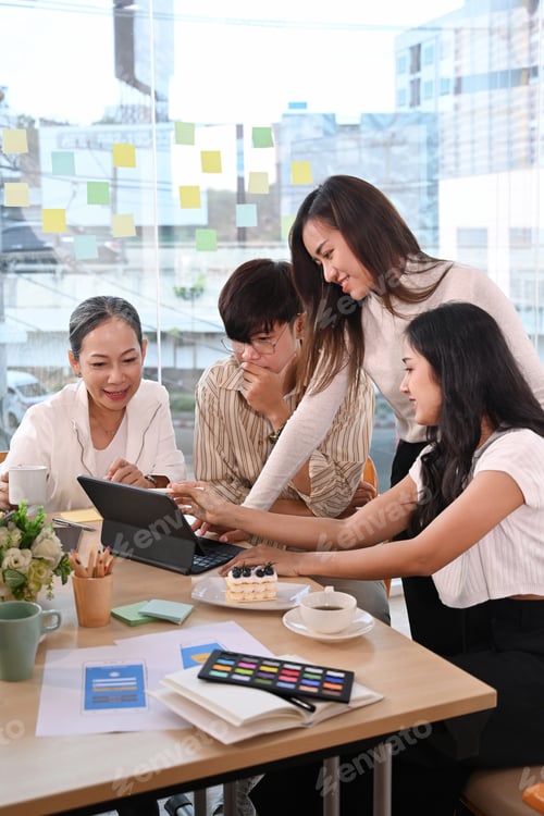 Preview: Shot of successful business people brainstorming and discussing ideas for new project together.