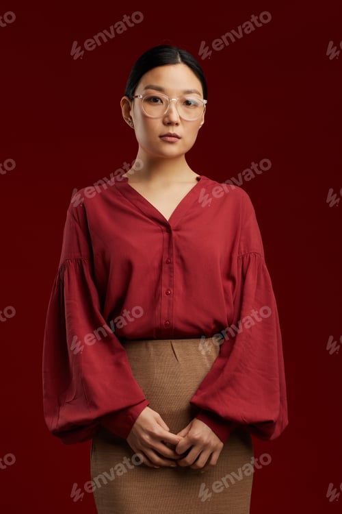 Preview: Elegant Asian Woman on Red