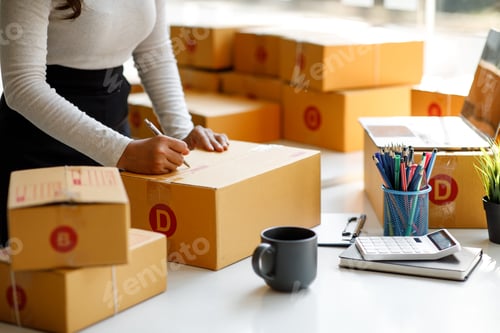 Preview: Entrepreneurs Small Business SME, Young Asian women happy after a new order from the customer, busin