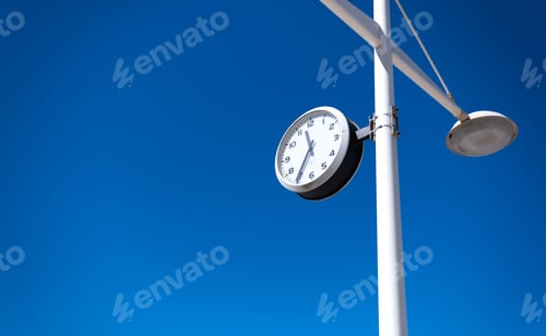 Preview: Outdoor clock construction